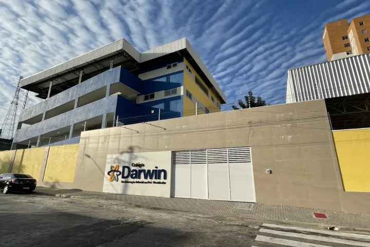 Fachada da Sede Dionísio Torres do Colégio Darwin